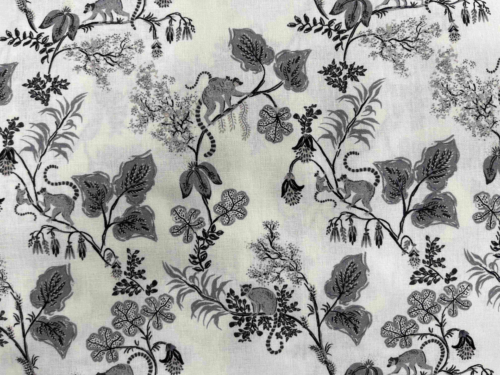 Tissu coton lémuriens noir et blanc